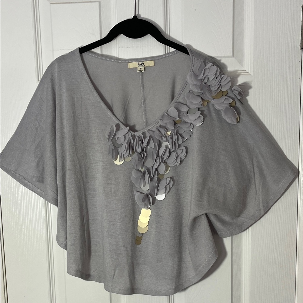 YA Los Angeles crop top embellished petals asymmetrical on shoulder grey gold Sm